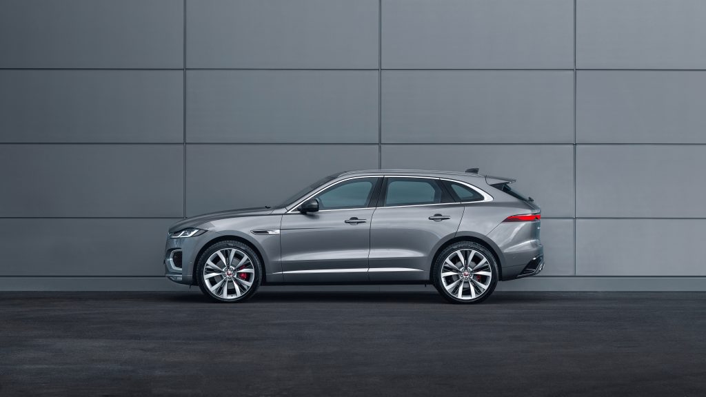 Jag F PACE 21MY Location Static 15 Side 150920