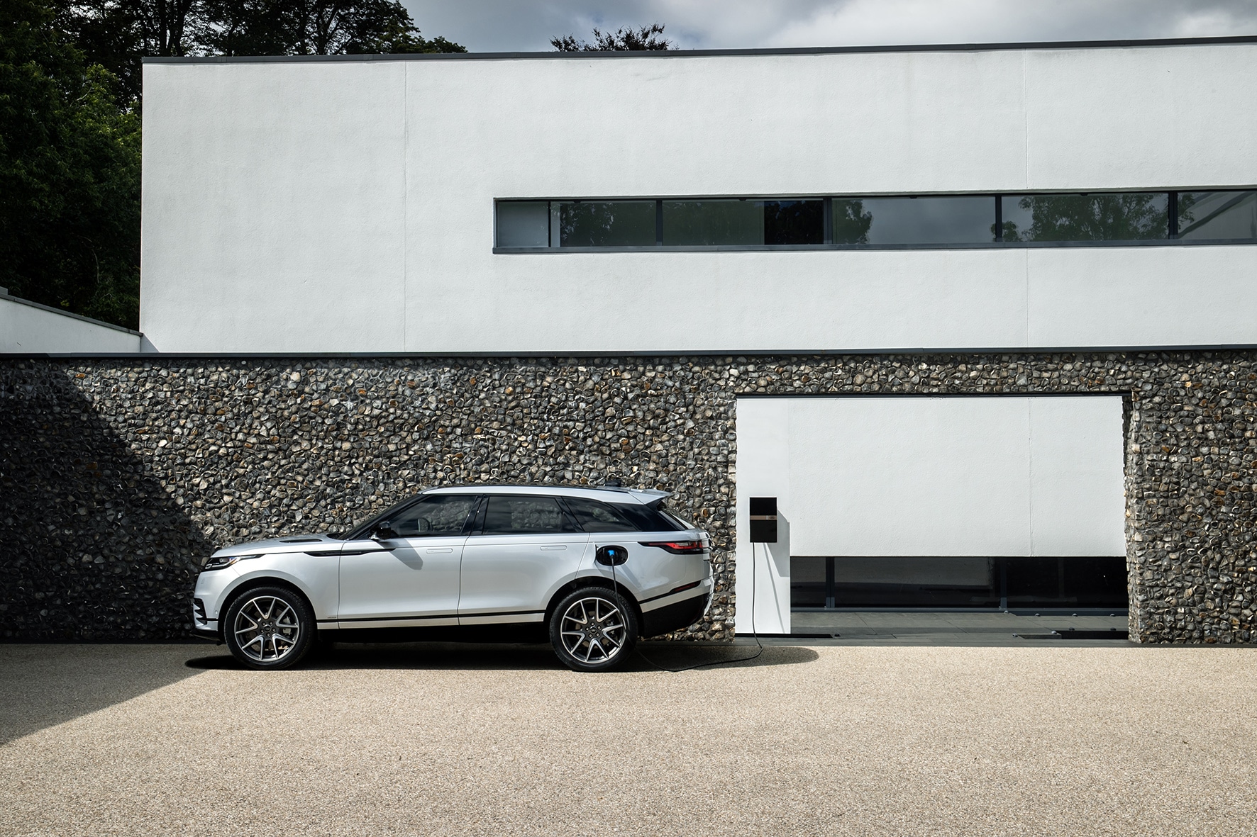 22.RR Velar 21MY P400e 230920 2